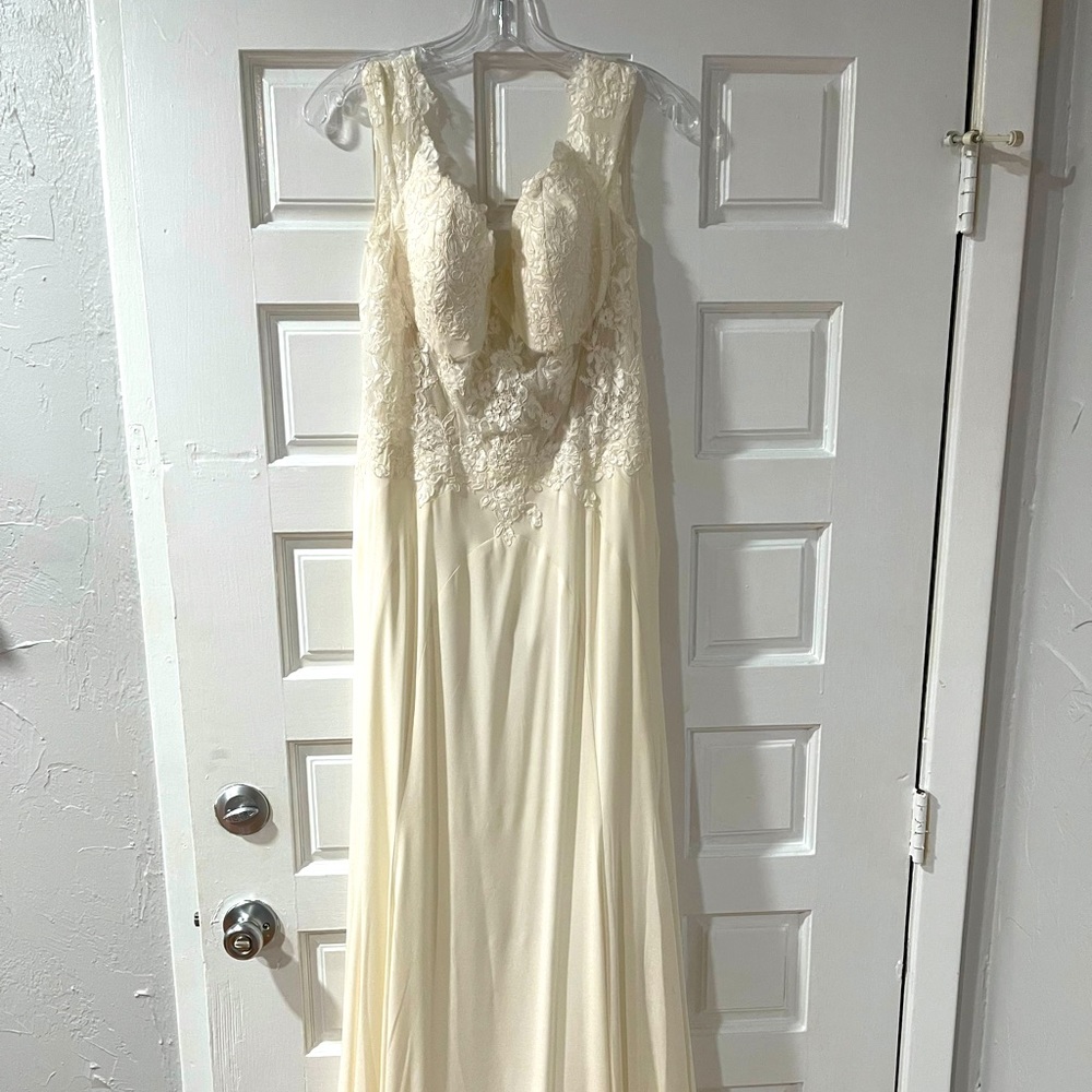 Kelly Faetanini Ivory Wedding Dress Alençon lace